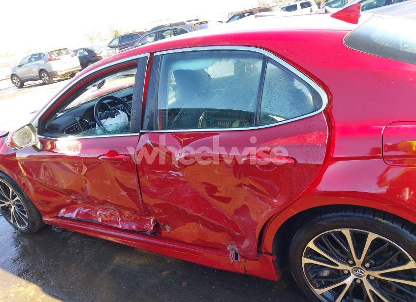 Photo 14 of 2019 Toyota Camry SE (VIN 4T1B11HK0KU196109)