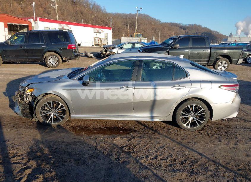 Photo 14 of 2019 Toyota Camry SE (VIN 4T1B11HK0KU198765)