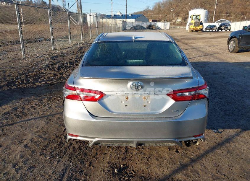 Photo 16 of 2019 Toyota Camry SE (VIN 4T1B11HK0KU198765)