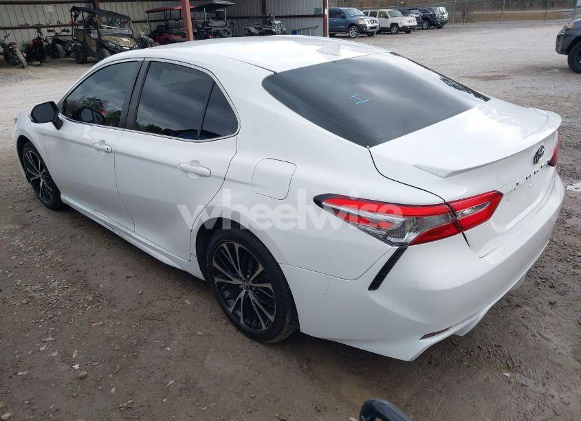 Photo 3 of 2019 Toyota Camry SE (VIN 4T1B11HK0KU200210)