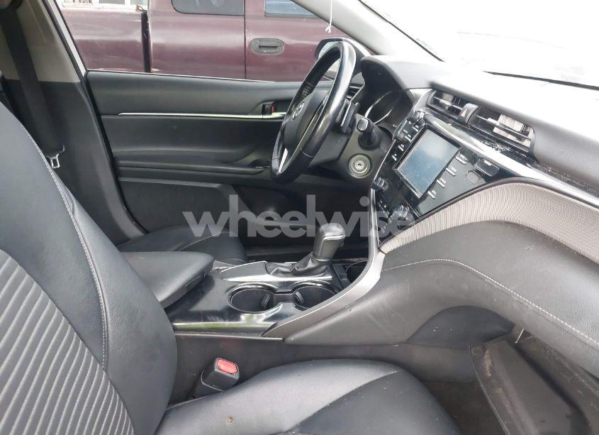 Photo 5 of 2019 Toyota Camry SE (VIN 4T1B11HK0KU200210)