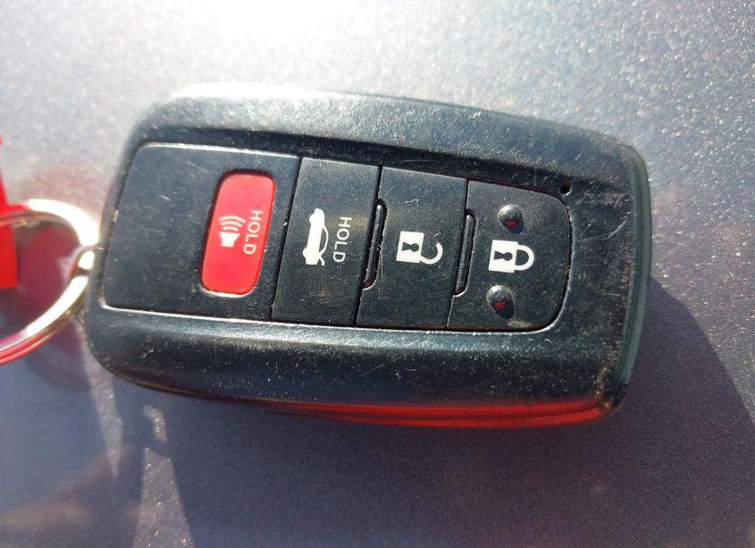 Photo 11 of 2019 Toyota Camry SE (VIN 4T1B11HK0KU230856)