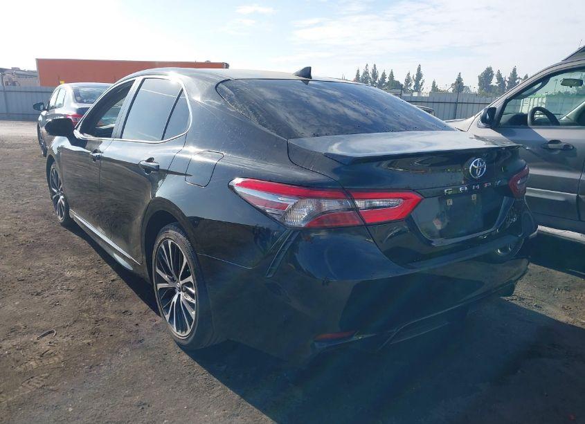 Photo 3 of 2019 Toyota Camry SE (VIN 4T1B11HK0KU230856)
