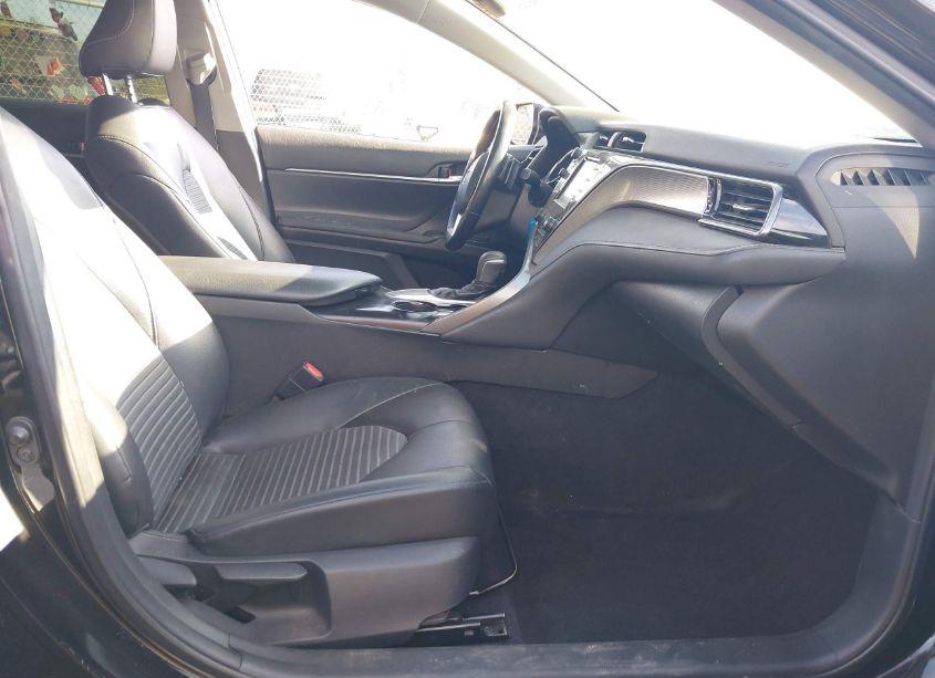 Photo 5 of 2019 Toyota Camry SE (VIN 4T1B11HK0KU230856)