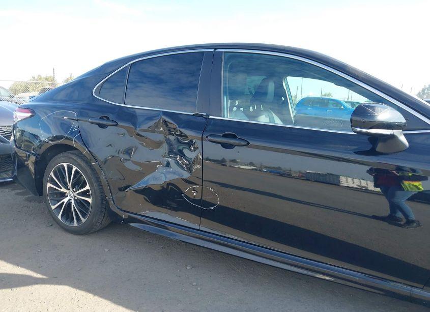 Photo 6 of 2019 Toyota Camry SE (VIN 4T1B11HK0KU230856)