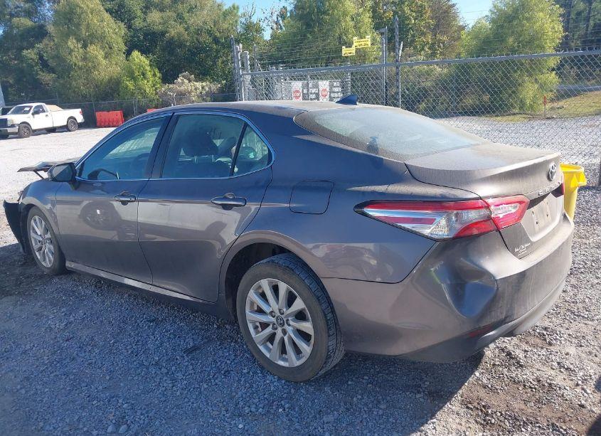 Photo 14 of 2019 Toyota Camry LE (VIN 4T1B11HK0KU232851)