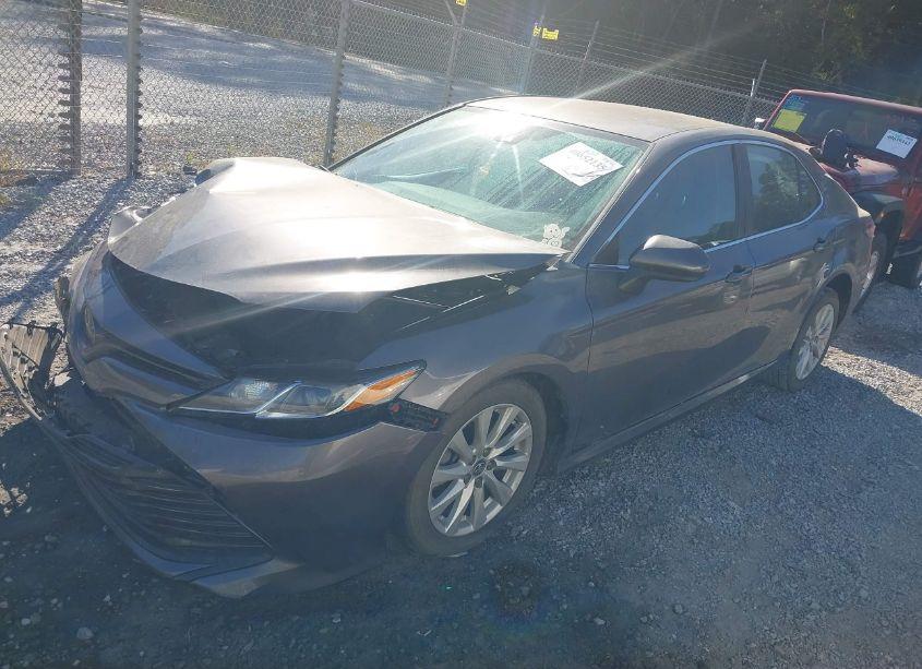 Photo 2 of 2019 Toyota Camry LE (VIN 4T1B11HK0KU232851)