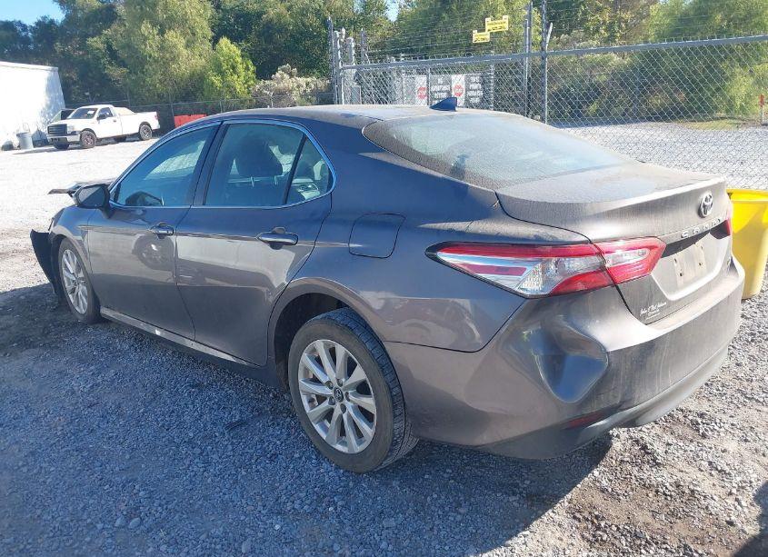 Photo 3 of 2019 Toyota Camry LE (VIN 4T1B11HK0KU232851)
