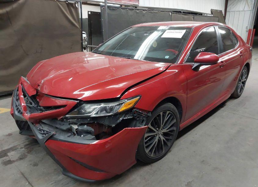 Photo 2 of 2019 Toyota Camry SE (VIN 4T1B11HK0KU240500)