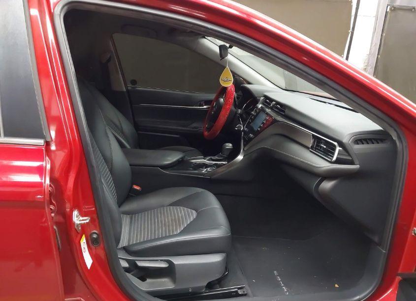 Photo 5 of 2019 Toyota Camry SE (VIN 4T1B11HK0KU240500)