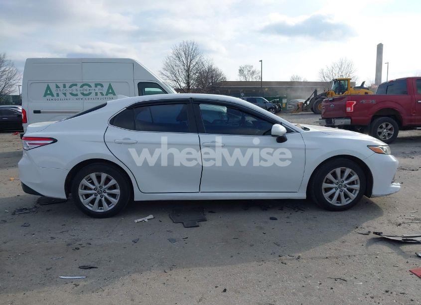 Photo 12 of 2019 Toyota Camry LE (VIN 4T1B11HK0KU253134)