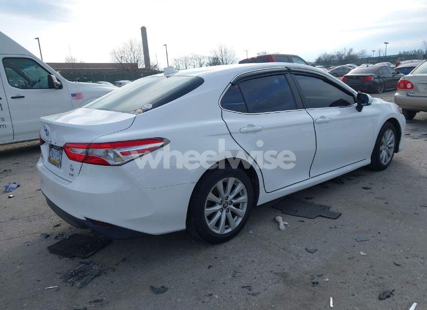 Photo 4 of 2019 Toyota Camry LE (VIN 4T1B11HK0KU253134)