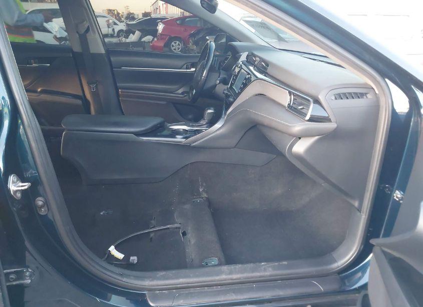 Photo 5 of 2019 Toyota Camry SE (VIN 4T1B11HK0KU256454)