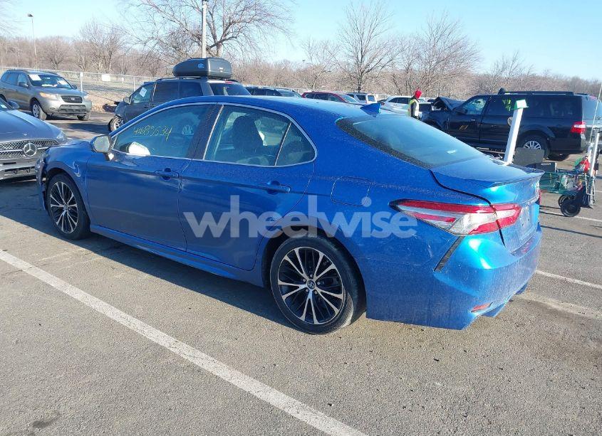 Photo 3 of 2019 Toyota Camry SE (VIN 4T1B11HK0KU257197)