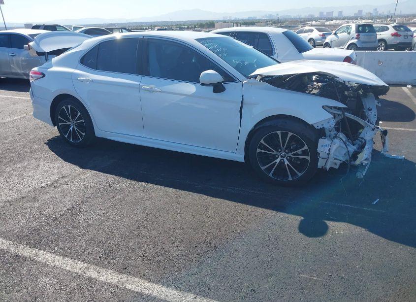 Photo 14 of 2019 Toyota Camry SE (VIN 4T1B11HK0KU684153)