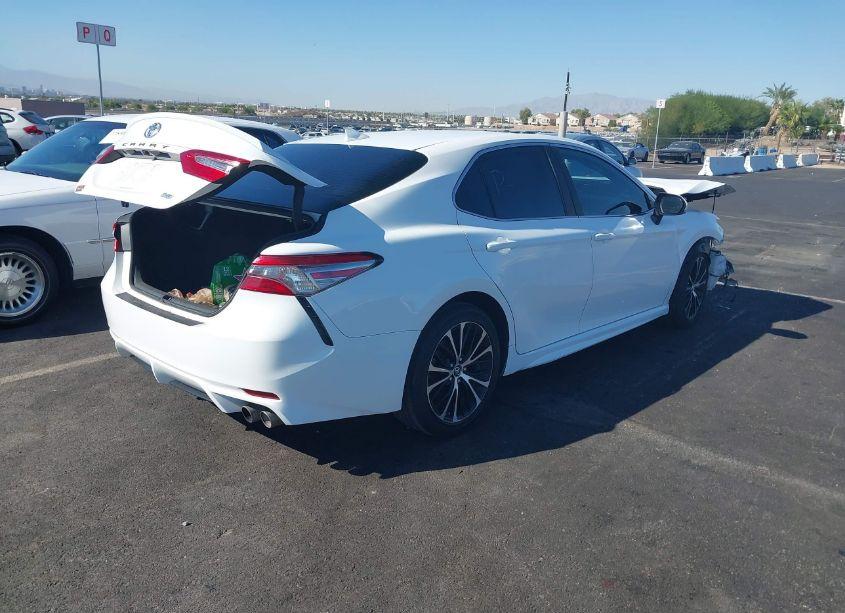 Photo 4 of 2019 Toyota Camry SE (VIN 4T1B11HK0KU684153)