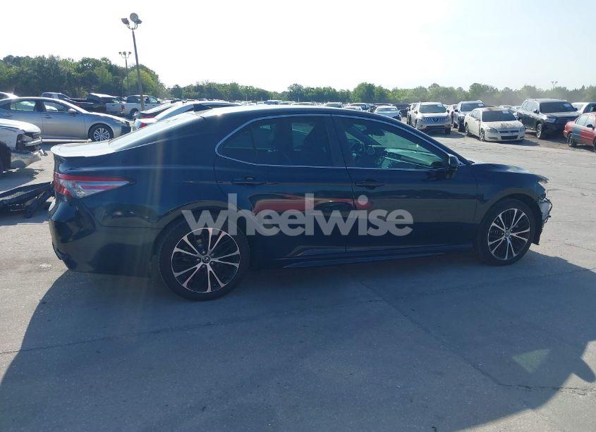 Photo 14 of 2019 Toyota Camry SE (VIN 4T1B11HK0KU697016)