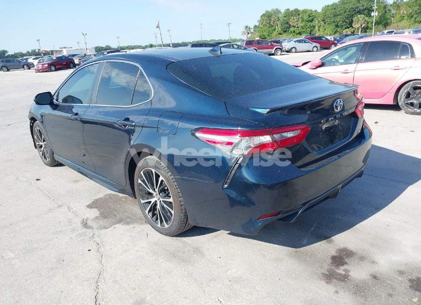 Photo 3 of 2019 Toyota Camry SE (VIN 4T1B11HK0KU697016)