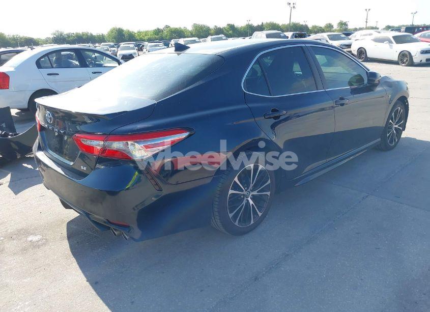 Photo 4 of 2019 Toyota Camry SE (VIN 4T1B11HK0KU697016)