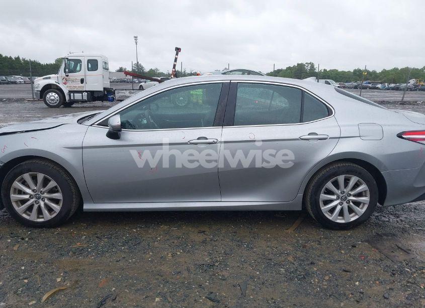 Photo 15 of 2019 Toyota Camry LE (VIN 4T1B11HK0KU698215)