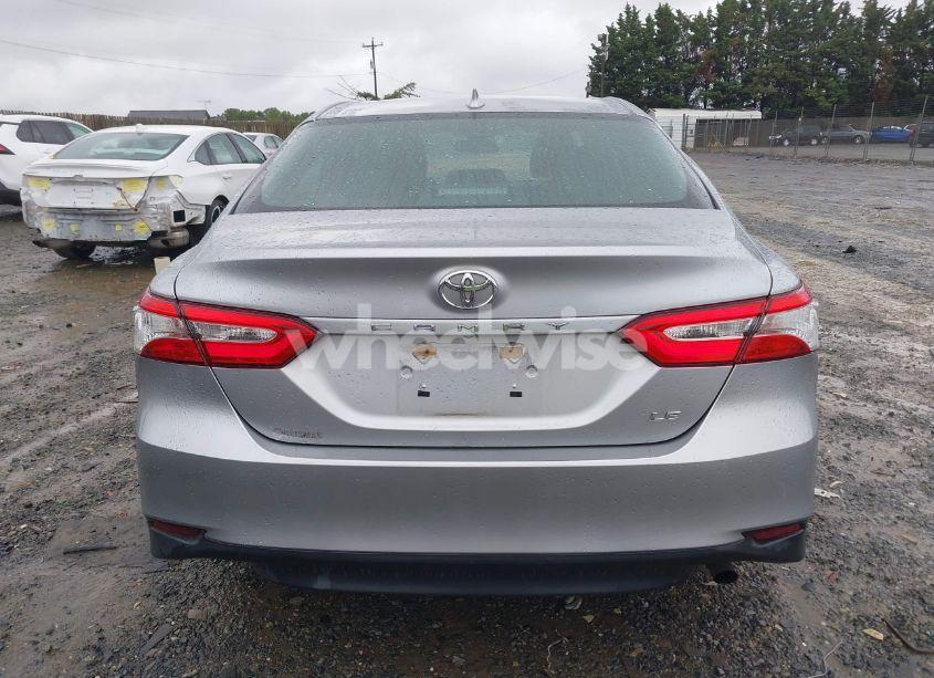 Photo 17 of 2019 Toyota Camry LE (VIN 4T1B11HK0KU698215)