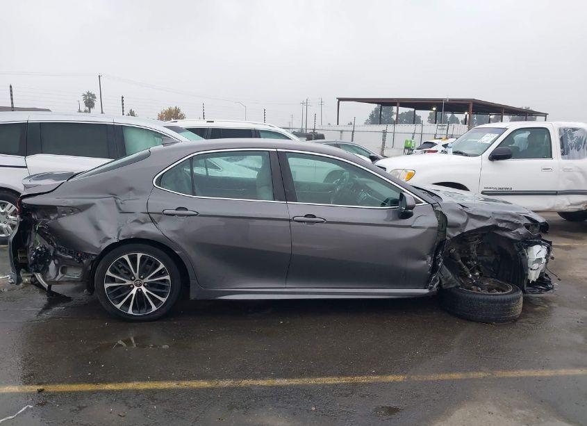 Photo 14 of 2019 Toyota Camry SE (VIN 4T1B11HK0KU719144)