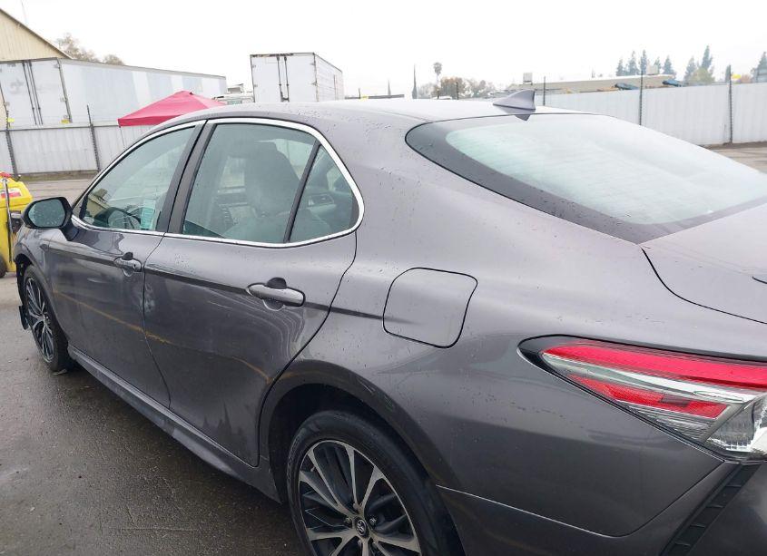 Photo 15 of 2019 Toyota Camry SE (VIN 4T1B11HK0KU719144)