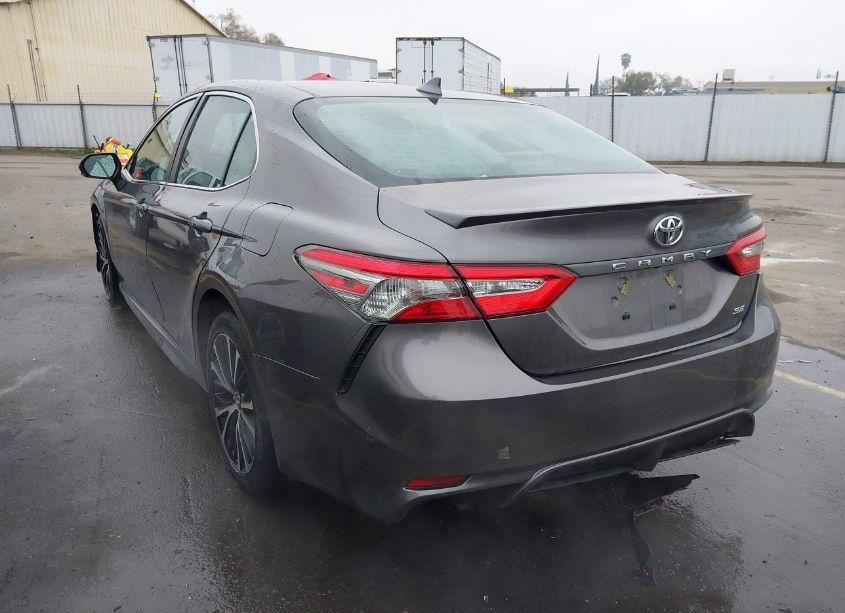 Photo 3 of 2019 Toyota Camry SE (VIN 4T1B11HK0KU719144)