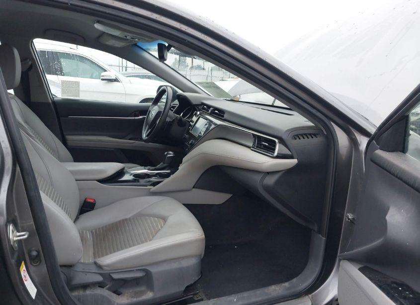 Photo 5 of 2019 Toyota Camry SE (VIN 4T1B11HK0KU719144)