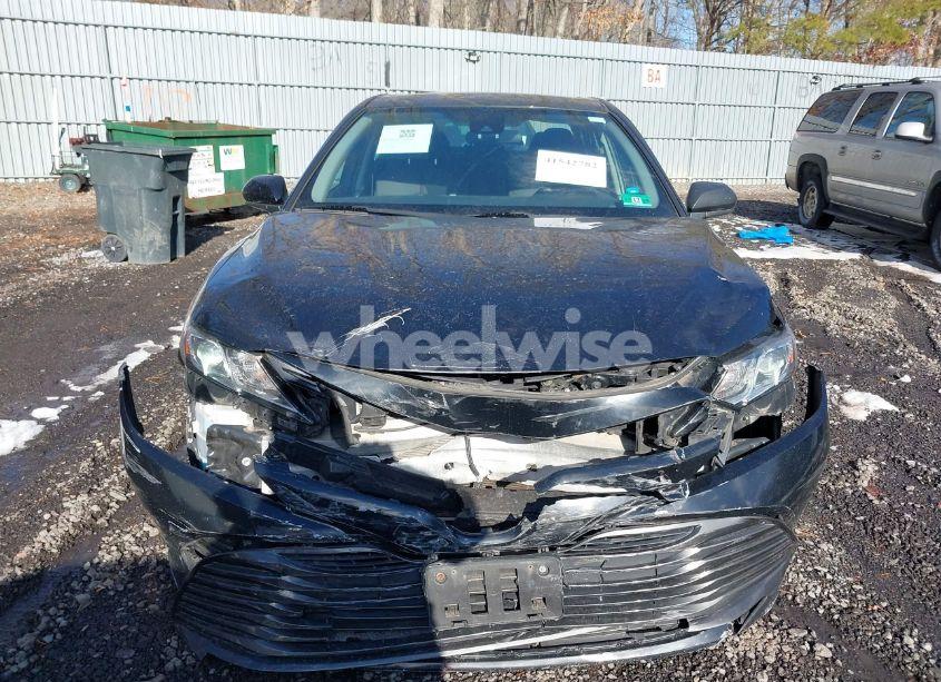 Photo 12 of 2019 Toyota Camry LE (VIN 4T1B11HK0KU723386)