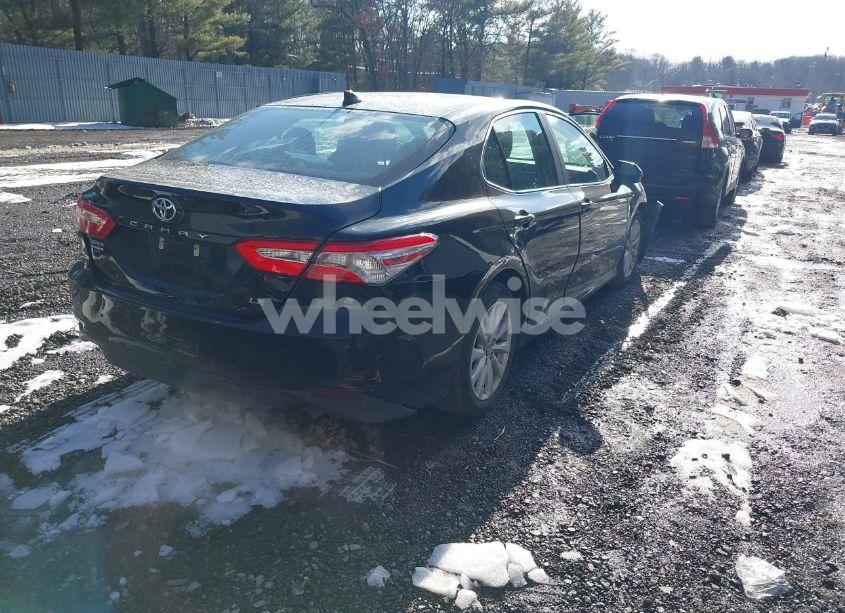 Photo 4 of 2019 Toyota Camry LE (VIN 4T1B11HK0KU723386)