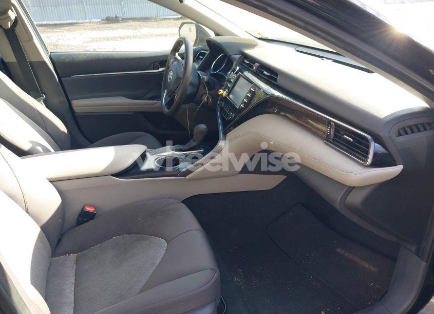 Photo 5 of 2019 Toyota Camry LE (VIN 4T1B11HK0KU723386)