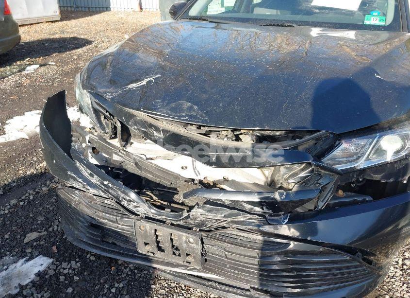 Photo 6 of 2019 Toyota Camry LE (VIN 4T1B11HK0KU723386)