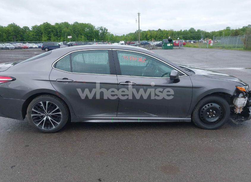 Photo 13 of 2019 Toyota Camry SE (VIN 4T1B11HK0KU729303)