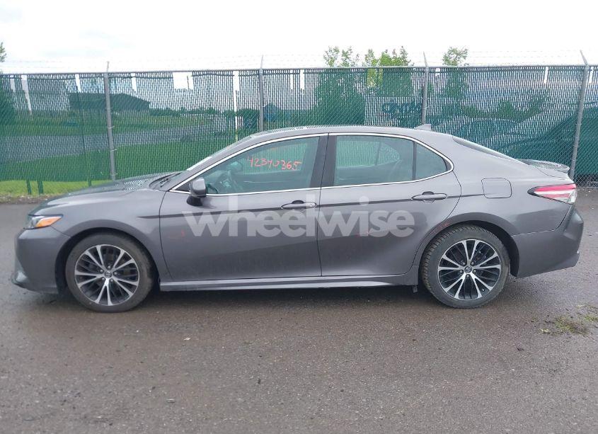 Photo 14 of 2019 Toyota Camry SE (VIN 4T1B11HK0KU729303)