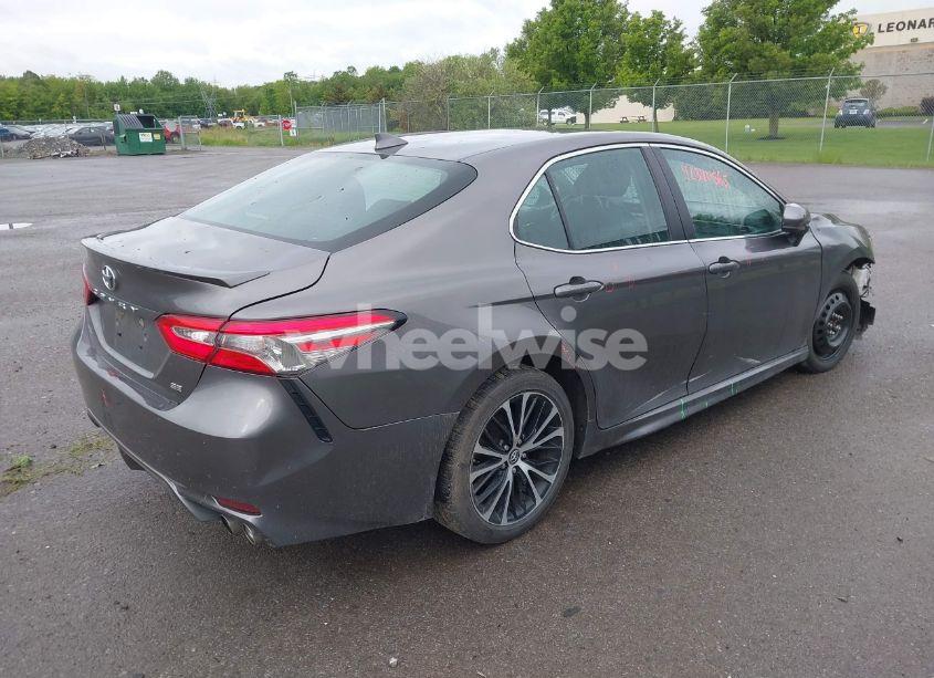 Photo 4 of 2019 Toyota Camry SE (VIN 4T1B11HK0KU729303)