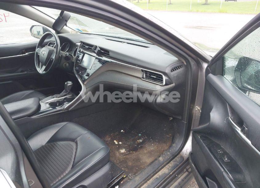 Photo 5 of 2019 Toyota Camry SE (VIN 4T1B11HK0KU729303)