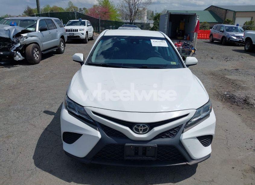 Photo 12 of 2019 Toyota Camry L/LE/XLE/SE/XSE (VIN 4T1B11HK0KU754797)