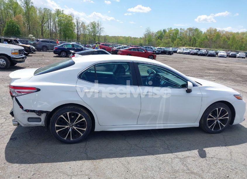 Photo 13 of 2019 Toyota Camry L/LE/XLE/SE/XSE (VIN 4T1B11HK0KU754797)