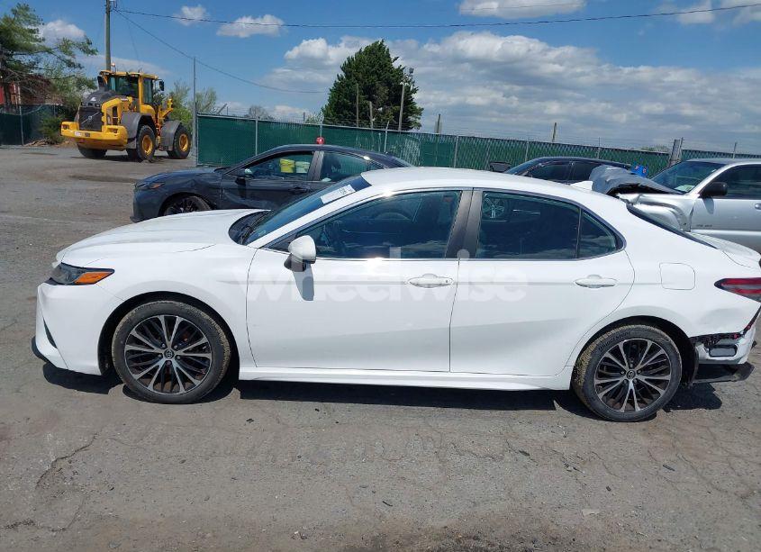 Photo 14 of 2019 Toyota Camry L/LE/XLE/SE/XSE (VIN 4T1B11HK0KU754797)