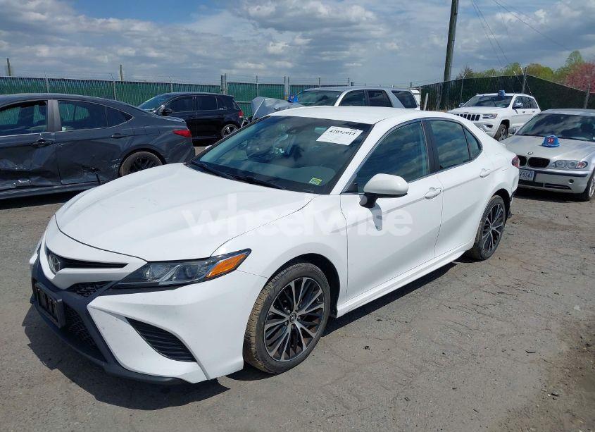 Photo 2 of 2019 Toyota Camry L/LE/XLE/SE/XSE (VIN 4T1B11HK0KU754797)