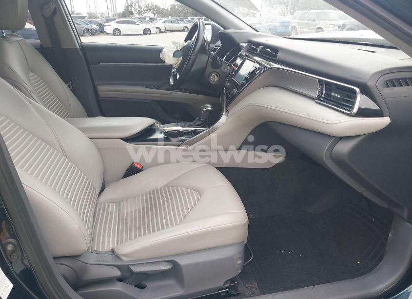 Photo 5 of 2019 Toyota Camry SE (VIN 4T1B11HK0KU756212)