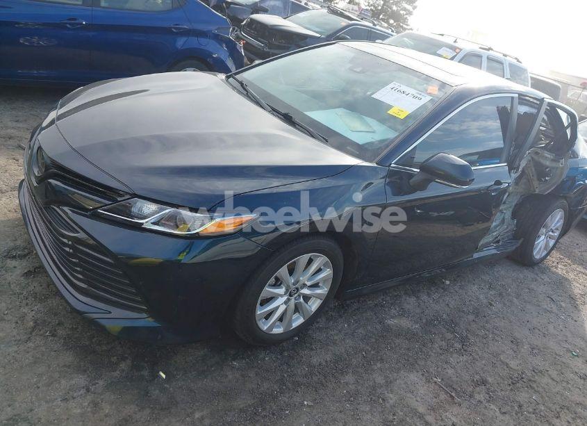 Photo 2 of 2019 Toyota Camry LE (VIN 4T1B11HK0KU759885)