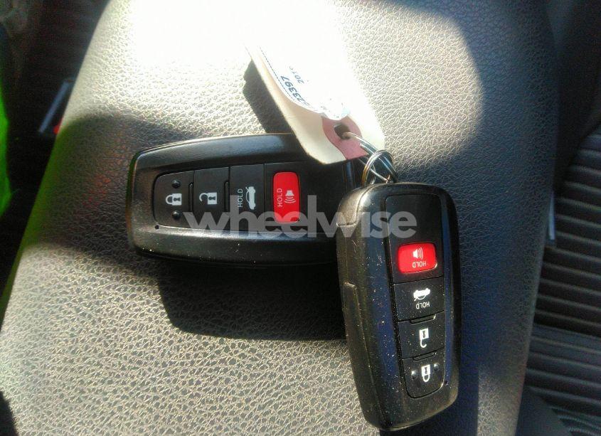 Photo 11 of 2019 Toyota Camry SE (VIN 4T1B11HK0KU784799)