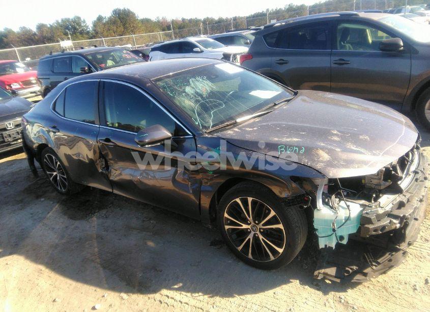 Photo 13 of 2019 Toyota Camry SE (VIN 4T1B11HK0KU784799)