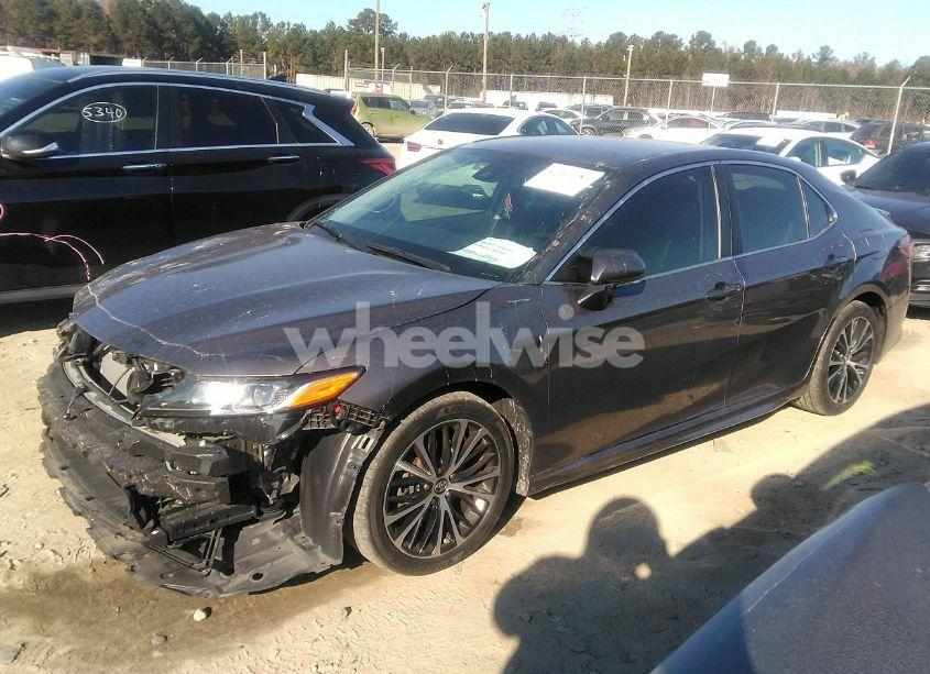 Photo 2 of 2019 Toyota Camry SE (VIN 4T1B11HK0KU784799)