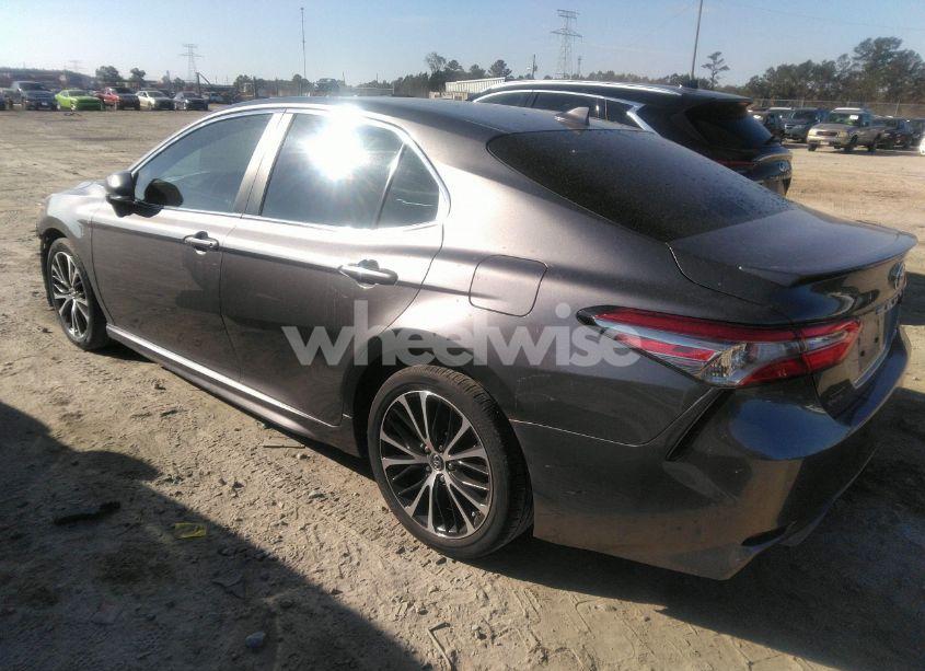 Photo 3 of 2019 Toyota Camry SE (VIN 4T1B11HK0KU784799)