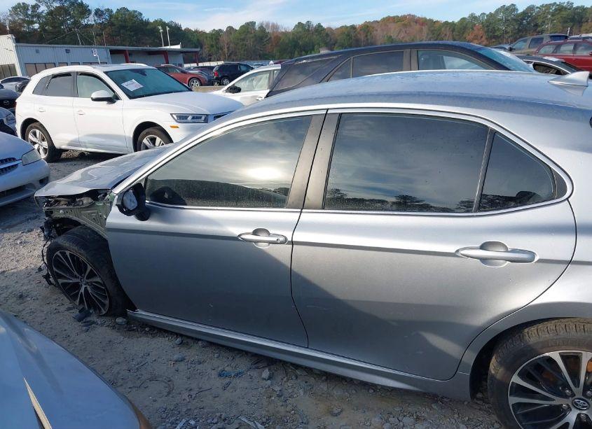 Photo 15 of 2019 Toyota Camry SE (VIN 4T1B11HK0KU785886)