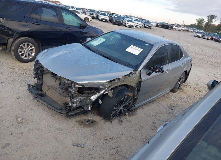 Photo 2 of 2019 Toyota Camry SE (VIN 4T1B11HK0KU785886)