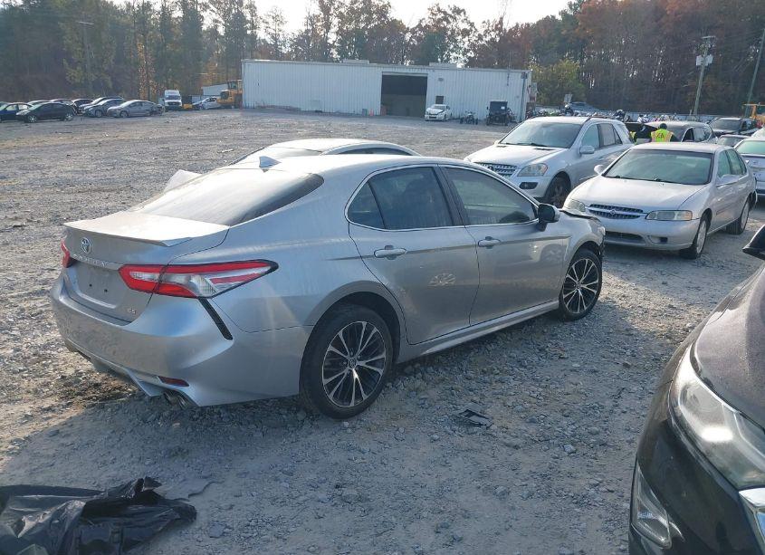 Photo 4 of 2019 Toyota Camry SE (VIN 4T1B11HK0KU785886)